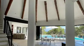 ESCAPADA - Image 5