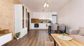 The Cozy Nest - Modern 1BR with Balcony by Flat Mаnager - Image 2