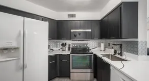 Condo with Pool, Gym, Golf, Jacuzzi and Game Areas - Image 4