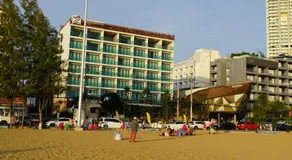 Vattui Beach Villa Jomtien - Image 5
