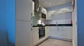 Apartment in Newbury Parkway Centre - Image 2