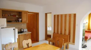 Boróka Apartmanházak - Fagyöngy House - Image 3