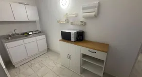 Apt para 2, WiFi, Parking,10 min aeropuerto - Image 3