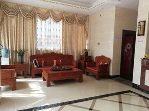 He Long Hotel - Image 2