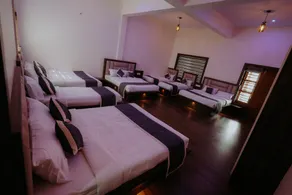 MOUNTAIN PEAK RESORT - Image 5