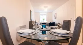 BEST PRICE - Superb Southampton City Apartments, Single Beds or King Size & Sofabed - AMAZING location close to MAYFLOWER THEATRE FREE PARKING - Image 5