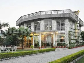 The Wild Crest Resort - Image 2