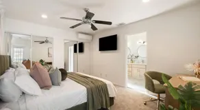 Sunlit Oasis with Heated Pool and Jacuzzi 20 minutes to Disneyland - Image 2
