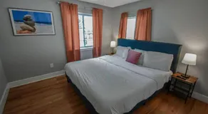 Cozy and Budget Friendly Single Bedroom in the Heart of Denver - Image 2