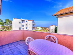 Apartment in Liznjan with Pool Terrace - Image 3