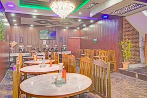 Collection O Kursoo Rajbagh Formerly Mid Valley Residency - Image 4