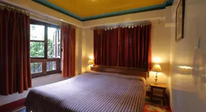 Vajra Hotel - Image 2