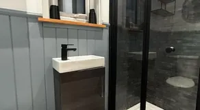 Cybi, Modern Shepherds Hut with Games Room Access - Image 2