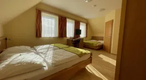 Hotel Highway - Bed & Breakfast - Image 2