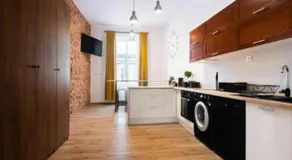 SquadGoals House - Spacious Stays by Fragola Apartments - Image 2