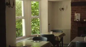 Twin Oaks Guest House - Image 5