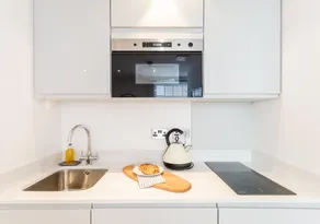 Snug Cuppin Street Apartment - Image 5