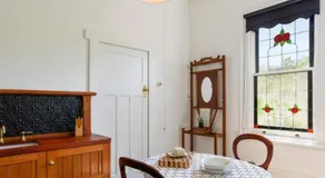 Oakdene Heritage Accommodation - Image 4