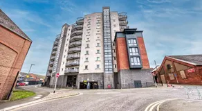 The Pinnacle by Cotels - CENTRAL LOCATION, PARKING, FIBRE WIFI, SMART TV, FULLY EQUIPPED KITCHEN - Image 5
