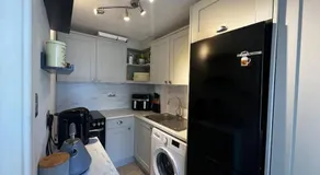 Boutique 2 storey home nr centre - Image 3