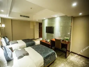 Chonpines Hotel·Fenghuang Ancient Town - Image 4