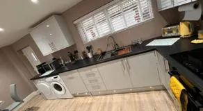 Premier inn mattresses SKY SPORTS & Netflix- sleeps 6 - Image 4