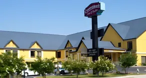 Country Hearth Inn-Union City - Image 2