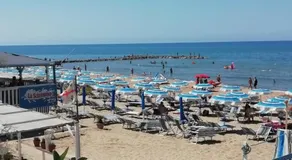 VILLA GIULIANA stanze con bagno interno in Villa a 350 mt spiaggia libera Lido delle Sirene - Image 3