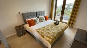 Pearl Bay - One bedroom Luxury Apartment in St Albans - Image 3