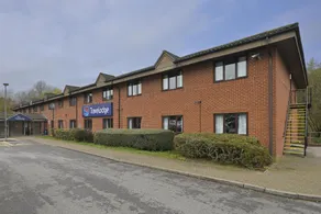 Travelodge Newbury Tot Hill - Image 4