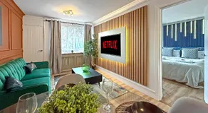 STUNNING MODERN Apartment Near AIRPORT & CENTRE, FREE PARKING, AMAZING LED MEDIA WALL & LUXURY MASTER BEDROOM - Image 2