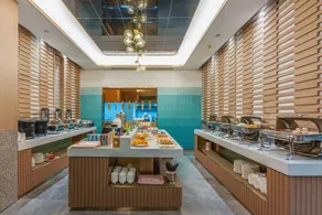 Golden Leaf Hotel - Image 5