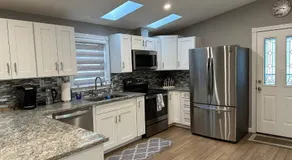 Stylish 3 BR Entire Home NearTown & Beach with Pool Table & King Bed - Image 3