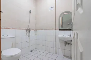 RedDoorz Plus At Hotel Sofia Pangandaran - Image 2