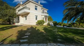 Supreme and Classy Pool Residence - Image 5