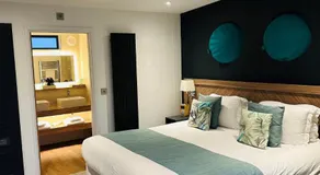 Rooms at Penarth Marina - Image 2