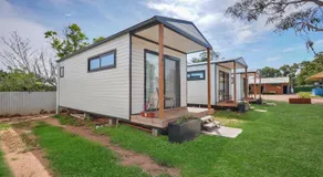 Parkes Cabins - Image 2