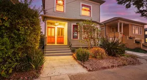 Light filled Condo 3 Bedrm with enclosed sunny backyard - Image 4