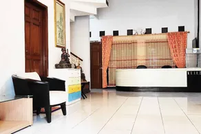 Pertiwi Homestay Near Museum Angkut Batu Mitra RedDoorz - Image 2