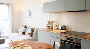 Renovated studio with quiet balcony - Image 4