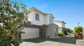 Spacious Townhouse Central St Leonards - Image 3