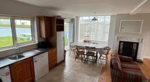 Rougey Lodge Hostel - Image 2