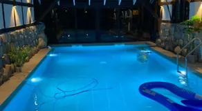 Poolhouse, no smoking everywhere - Image 3