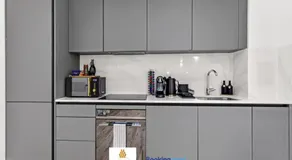 Stylish 1BR With Private Parking by Kew Gardens By Aurora WorkNest Short Lets & Serviced Accommodation London - Image 4