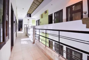 Super Townhouse by OYO Haibowal Chowk Near DMC - Image 4