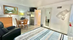 Flora Motel - Image 2