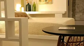 Overhill Apartments Adamas - Image 3