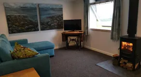 Relax in a 1 Bedroom Apartment near a country Pub - Image 2