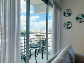 Suite King Bed Downtown SDQ -FREE WIFI & NETFLIX - Image 2