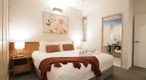 Tranquil treetop retreat minutes from the beach 7405 - Image 2